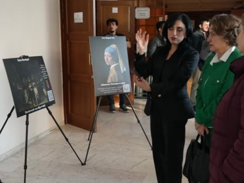 Görme engelli öğrencilerle birlikte, evrensel tasarım anlayışı temel alınarak hazırlanan “Erişilebilir 7 Şaheser” Kapsayıcı Resim Sergisi, 3 Aralık Dünya Engelliler Günü kapsamında gerçekleş